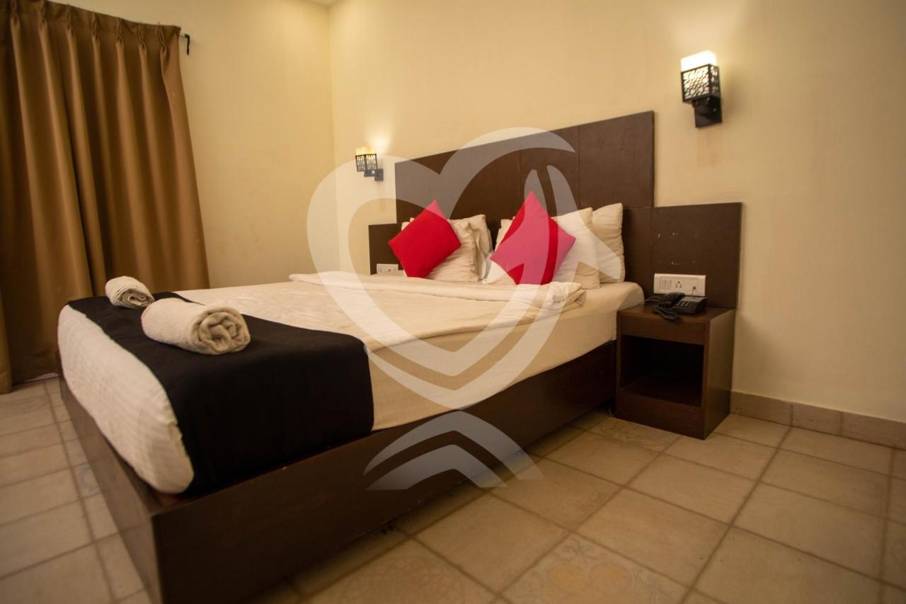 De Alcazar Calangute Hotel ภายนอก รูปภาพ