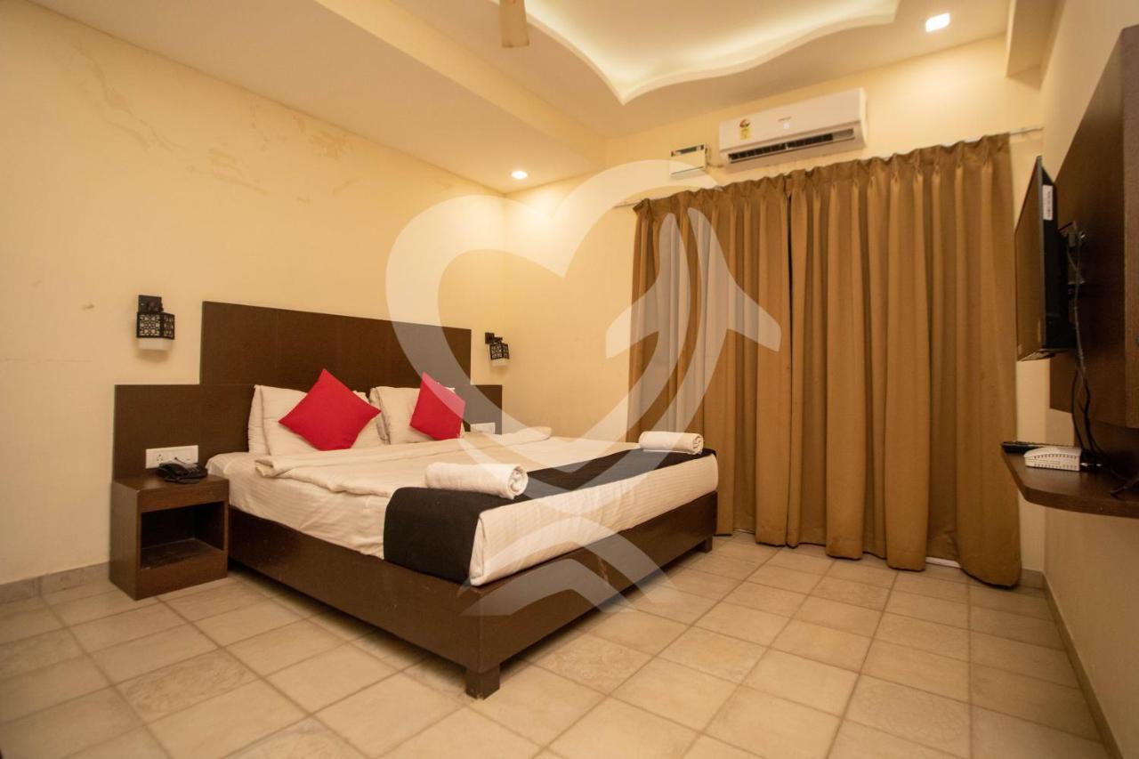 De Alcazar Calangute Hotel ภายนอก รูปภาพ