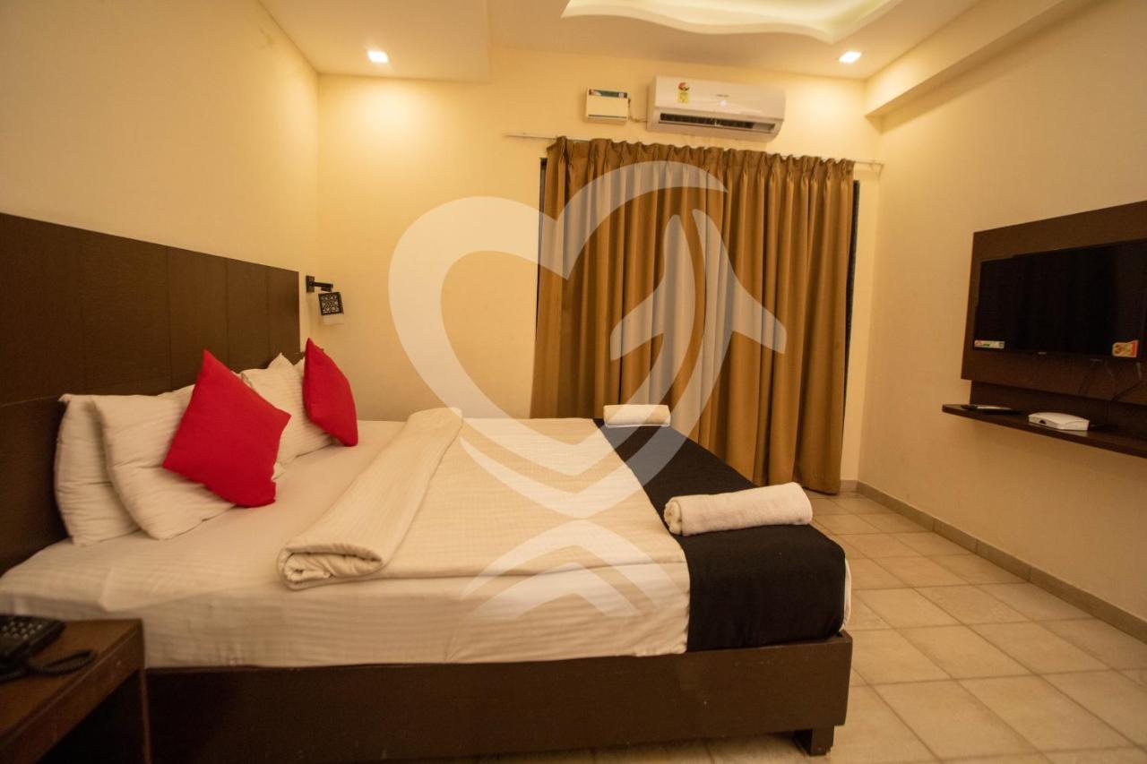 De Alcazar Calangute Hotel ภายนอก รูปภาพ
