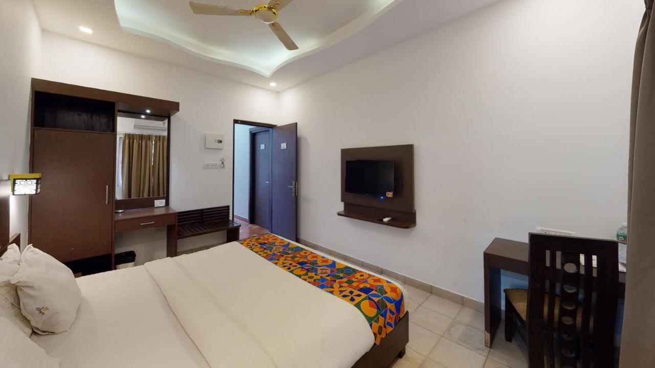De Alcazar Calangute Hotel ภายนอก รูปภาพ