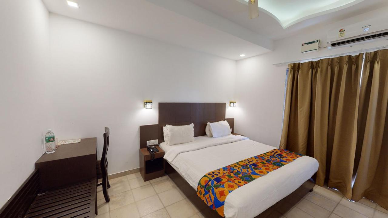 De Alcazar Calangute Hotel ภายนอก รูปภาพ