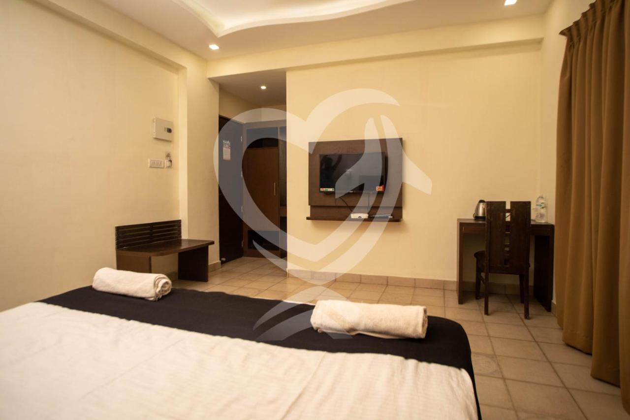 De Alcazar Calangute Hotel ภายนอก รูปภาพ