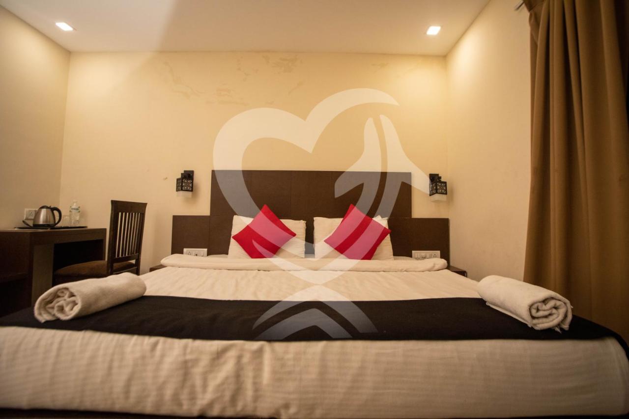 De Alcazar Calangute Hotel ภายนอก รูปภาพ